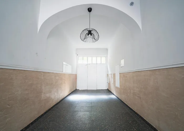 Apartment At Schoenbrunn #2 *